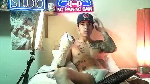 yeisoncastellanos1999 online show from 01/18/26, 09:35