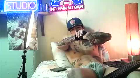 yeisoncastellanos1999 online show from 02/18/26, 08:05