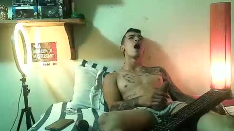 yeisoncastellanos1999 online show from 06/12/26, 05:56