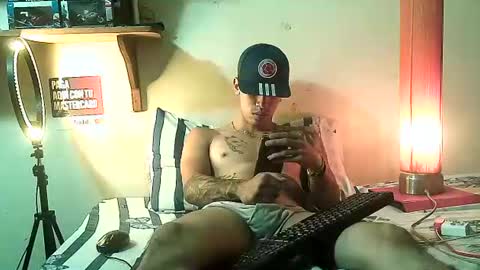yeisoncastellanos1999 online show from 06/18/26, 04:33