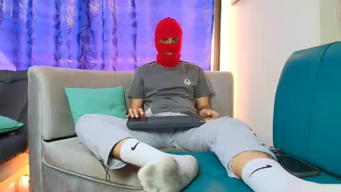 yeisongomezz online show from 12/14/25, 07:07