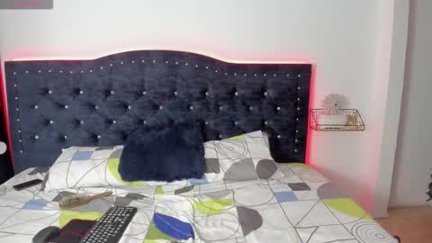 Snapshot of yeka_hot23 chatting on 11/05/25, 04:23 yeka online show from 11/05/25, 04:23