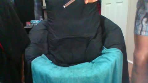 Snapshot of yellaboy31 chatting on 02/07/25, 08:10 yellaboy31 online show from 02/07/25, 08:10