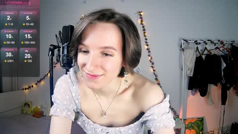 Snapshot of yellow_songbird chatting on 01/24/25, 02:30 Liya online show from 01/24/25, 02:30