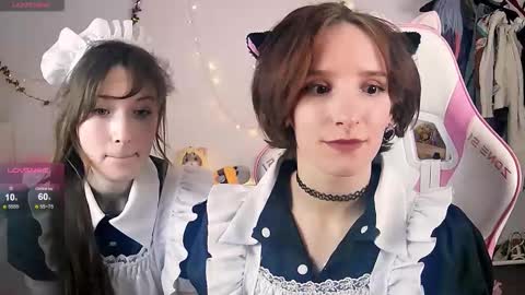 Snapshot of yellow_songbird chatting on 12/13/25, 07:53 Liya online show from 12/13/25, 07:53