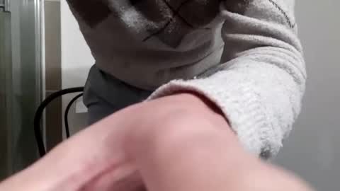 yellowkiwi73 online show from 12/01/25, 07:52