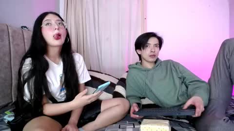 Snapshot of yellowpokemon chatting on 09/24/25, 04:27 Jodie Andy 3 online show from 09/24/25, 04:27