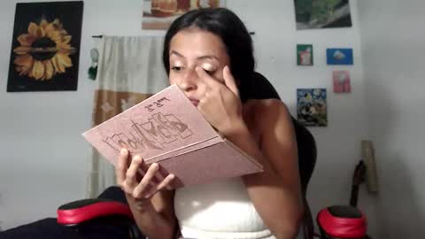 Snapshot of yemaya_28 chatting on 11/04/25, 03:38 Yemaya 28 online show from 11/04/25, 03:38