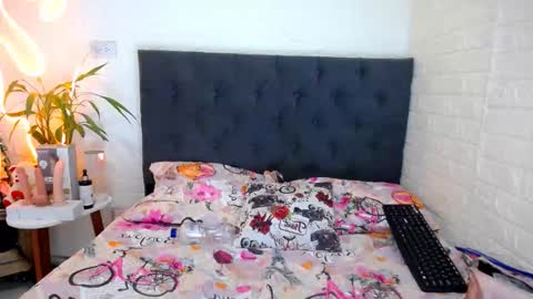 YEM online show from 03/24/26, 04:23