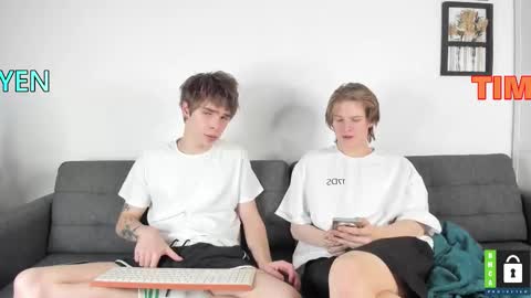 Yen online show from 11/15/25, 07:32