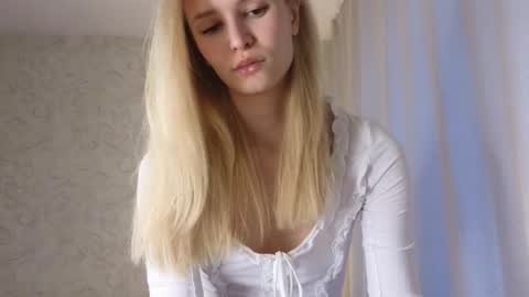 Yenna online show from 03/25/26, 04:07