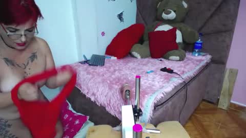 Snapshot of yeny_sex chatting on 09/13/25, 06:35 yeny_sex online show from 09/13/25, 06:35