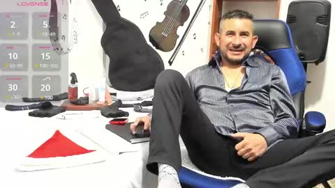 Snapshot of yeol_king chatting on 12/16/24, 06:16 Yeol online show from 12/16/24, 06:16