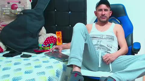 Snapshot of yeol_king chatting on 10/08/25, 01:42 Yeol online show from 10/08/25, 01:42