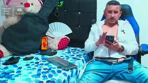 Snapshot of yeol_king chatting on 12/05/25, 07:10 Yeol online show from 12/05/25, 07:10