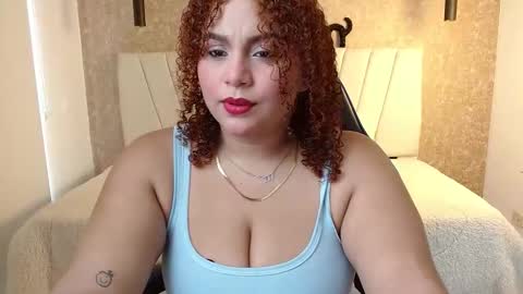 Snapshot of yera_carey chatting on 09/12/25, 12:38 Yera online show from 09/12/25, 12:38