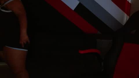 Snapshot of yera_carey chatting on 11/02/25, 12:29 Yera online show from 11/02/25, 12:29