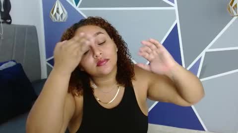 Snapshot of yera_carey chatting on 11/03/25, 12:06 Yera online show from 11/03/25, 12:06