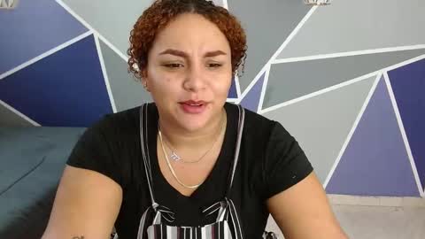 Snapshot of yera_carey chatting on 11/06/25, 12:28 Yera online show from 11/06/25, 12:28