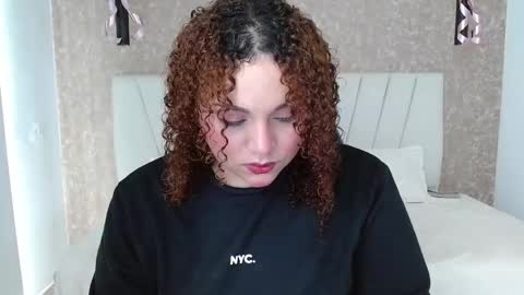 Snapshot of yera_carey chatting on 11/29/25, 12:41 Yera online show from 11/29/25, 12:41