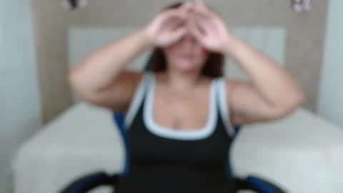 Snapshot of yera_carey chatting on 12/01/25, 12:21 Yera online show from 12/01/25, 12:21