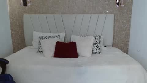 Snapshot of yera_carey chatting on 12/14/25, 12:21 Yera online show from 12/14/25, 12:21