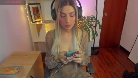 yeriawaddell  online show from 01/07/25, 02:31