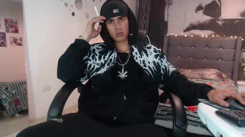 Snapshot of yerk_dan chatting on 12/02/25, 04:07 Yerk online show from 12/02/25, 04:07