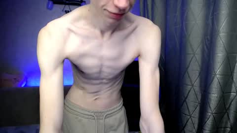 Snapshot of yes_cute_boy_ chatting on 02/25/25, 11:00 Eden online show from 02/25/25, 11:00