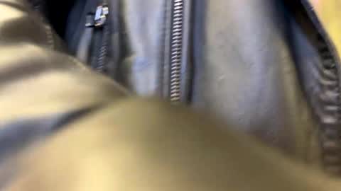 Snapshot of yes_mommy_zlata chatting on 11/17/25, 04:13 Zlata online show from 11/17/25, 04:13