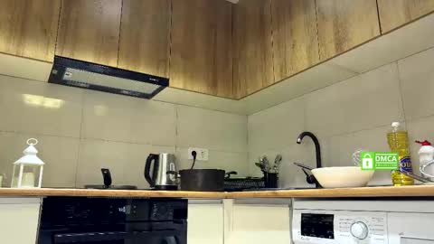 Zlata online show from 01/16/26, 02:43