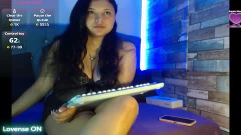 Snapshot of yesamin_stone18 chatting on 05/21/26, 12:01 yesamin_stone18 online show from 05/21/26, 12:01