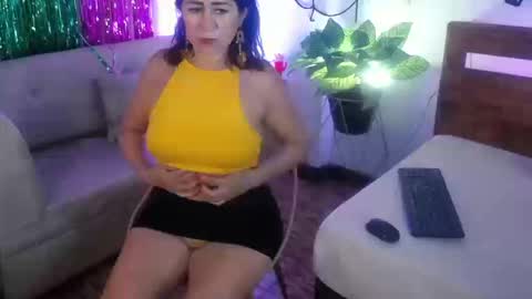 Snapshot of yeseniaa25_ chatting on 10/15/25, 06:08 Yeseniaa25  online show from 10/15/25, 06:08
