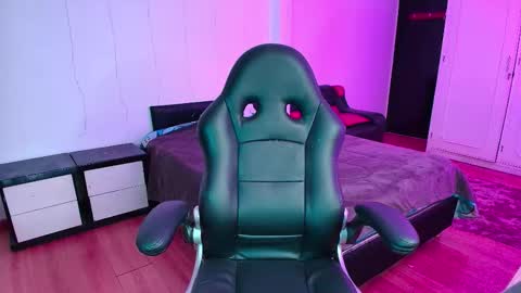 Snapshot of yesie_hot2 chatting on 11/24/25, 11:15 yesie_hot2 online show from 11/24/25, 11:15