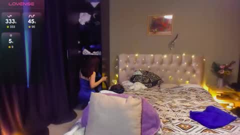 Snapshot of yesofie chatting on 11/22/25, 11:20 Sofie online show from 11/22/25, 11:20