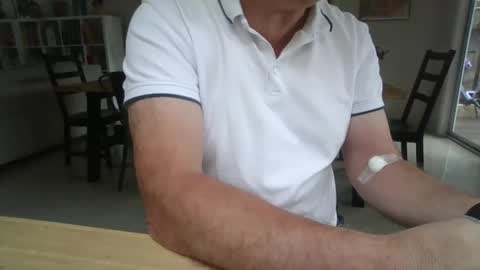 Snapshot of yesplease1969 chatting on 01/17/25, 01:36 yesplease1969 online show from 01/17/25, 01:36