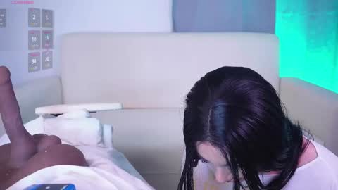 sofia online show from 11/04/25, 12:04