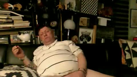 yessex247 online show from 04/18/26, 02:04