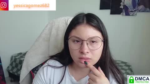 Snapshot of yessica_gomez01 chatting on 02/06/26, 02:20 yessica_gomez01 online show from 02/06/26, 02:20