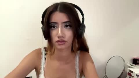 Snapshot of yettahagins chatting on 07/06/26, 03:03 Julia 3 online show from 07/06/26, 03:03