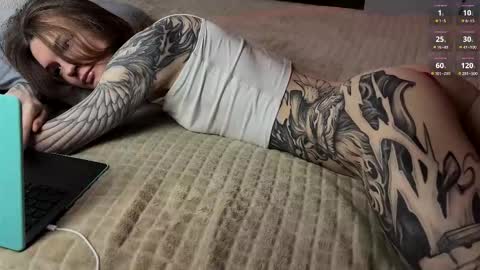 Snapshot of yexes chatting on 11/13/25, 03:38 yexes online show from 11/13/25, 03:38