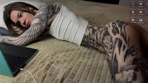 Snapshot of yexes chatting on 11/30/25, 03:43 yexes online show from 11/30/25, 03:43