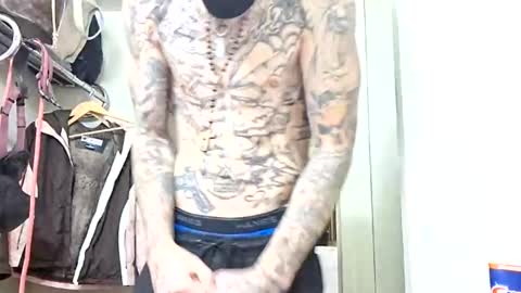 yfwb69xxx online show from 11/04/25, 11:48