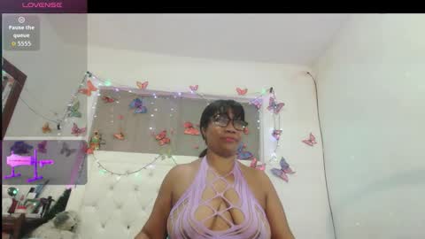 Yhazan Blake online show from 10/31/25, 04:02