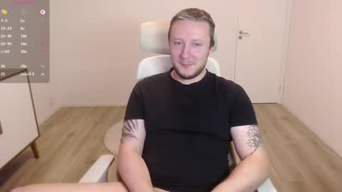 Snapshot of yhdxhy chatting on 03/03/25, 09:37 James online show from 03/03/25, 09:37