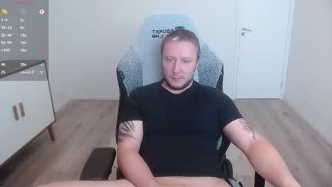 Snapshot of yhdxhy chatting on 10/11/25, 02:26 James online show from 10/11/25, 02:26