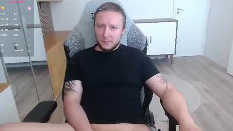 Snapshot of yhdxhy chatting on 06/20/26, 01:14 James online show from 06/20/26, 01:14