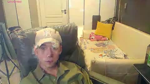 Snapshot of yichen009 chatting on 07/25/26, 01:30 yichen009 online show from 07/25/26, 01:30