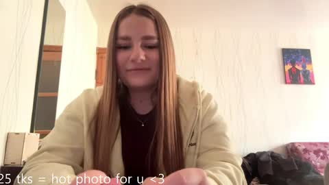 Snapshot of yingchamberlin chatting on 04/14/26, 01:17 Eva online show from 04/14/26, 01:17