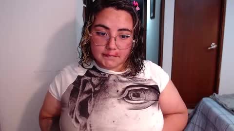 hii i am yini online show from 02/20/26, 04:42